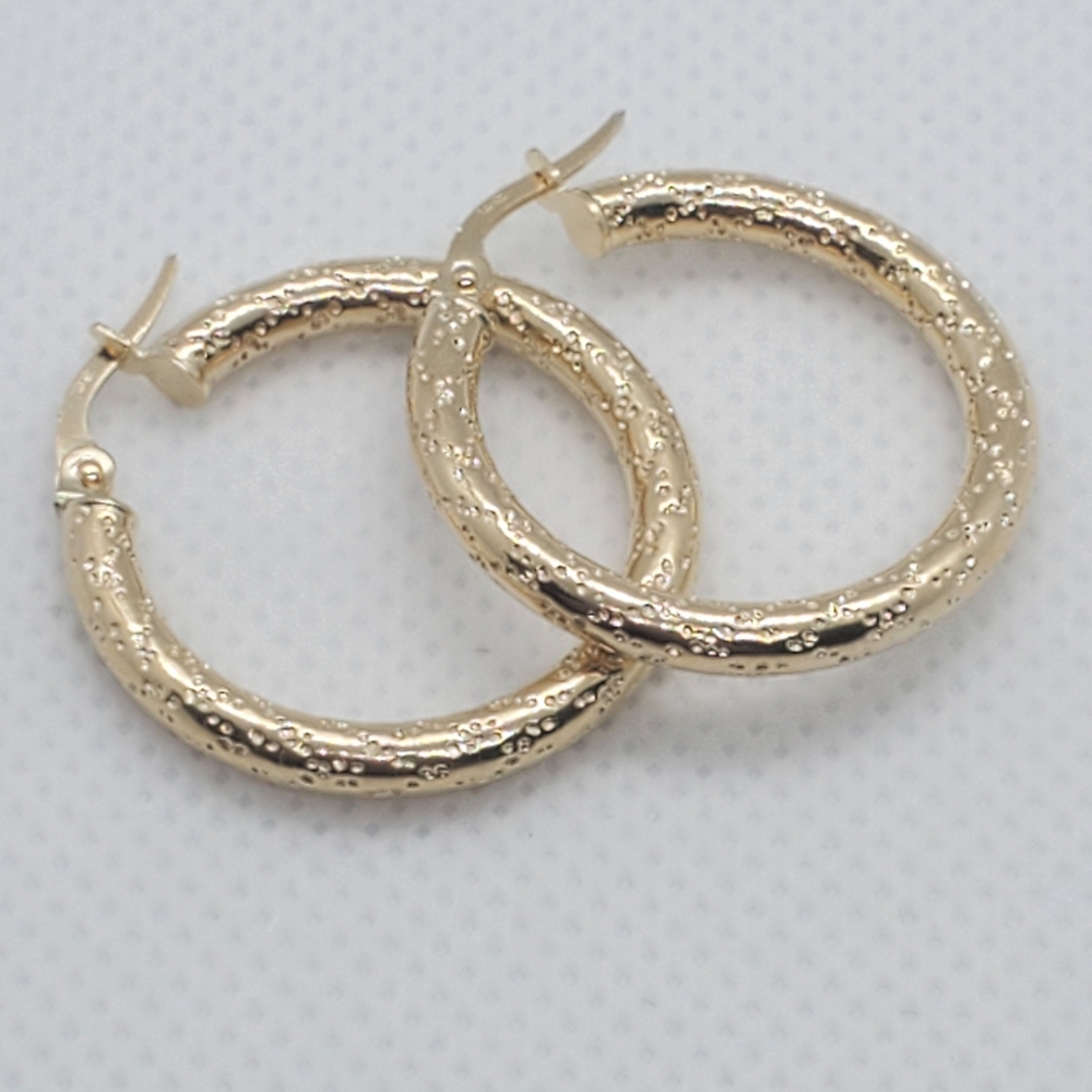 14 KT Gold Design Hoop Earrings - Picture 5 of 5